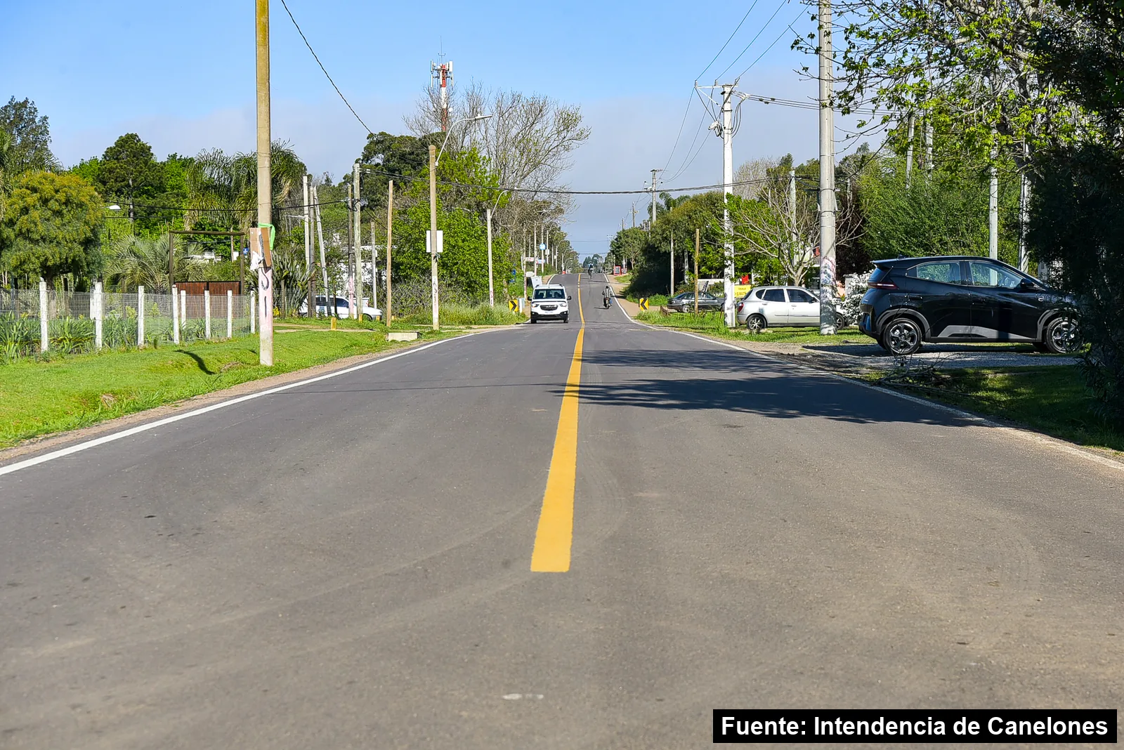 Mayo Amarillo en La Floresta 4 Calle repavimentada de San Luis con la línea central amarilla recién pintada