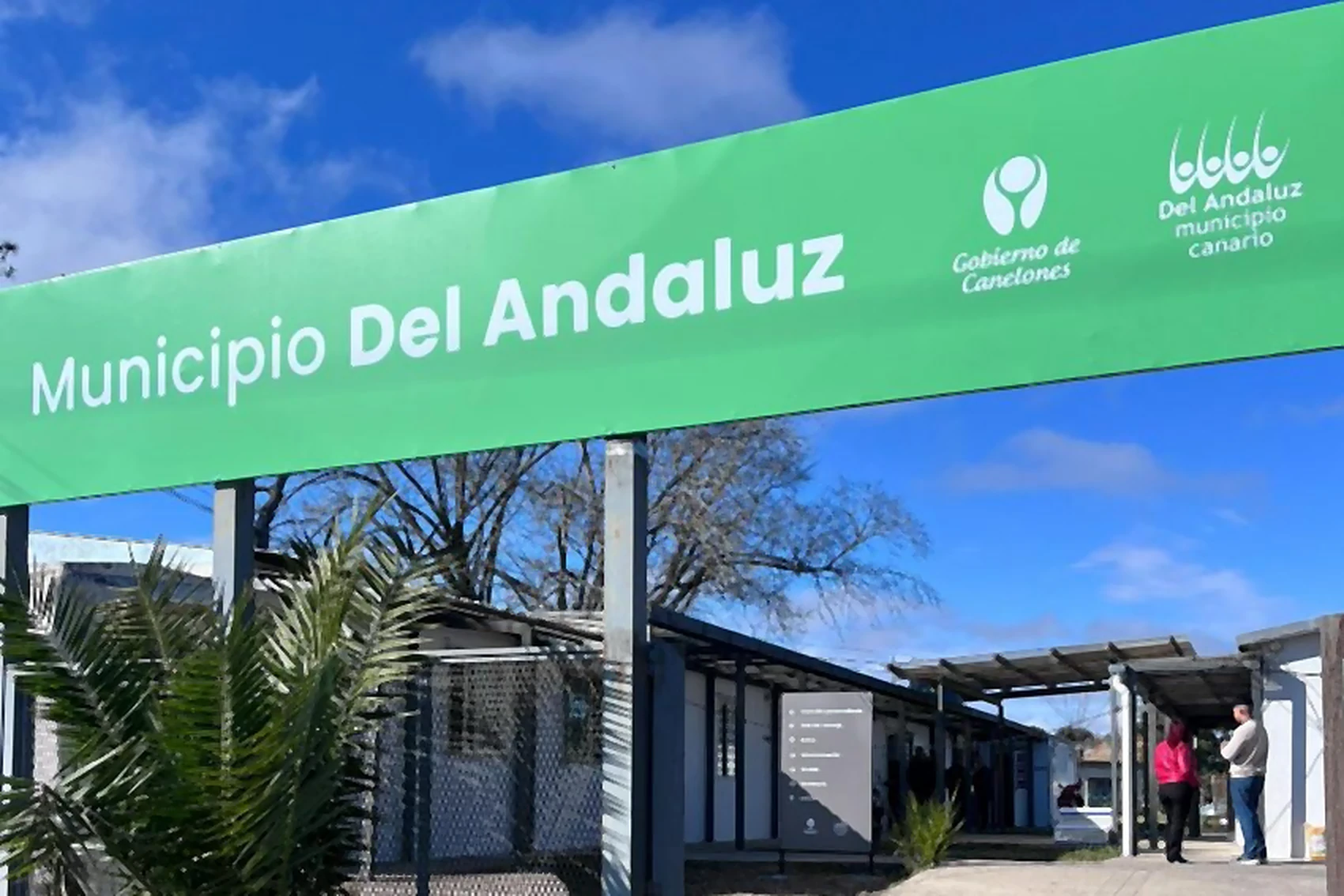 Mayo Amarillo en del Andaluz 1 Cartel de entrada a la sede del Municipio del Andaluz, Casarino