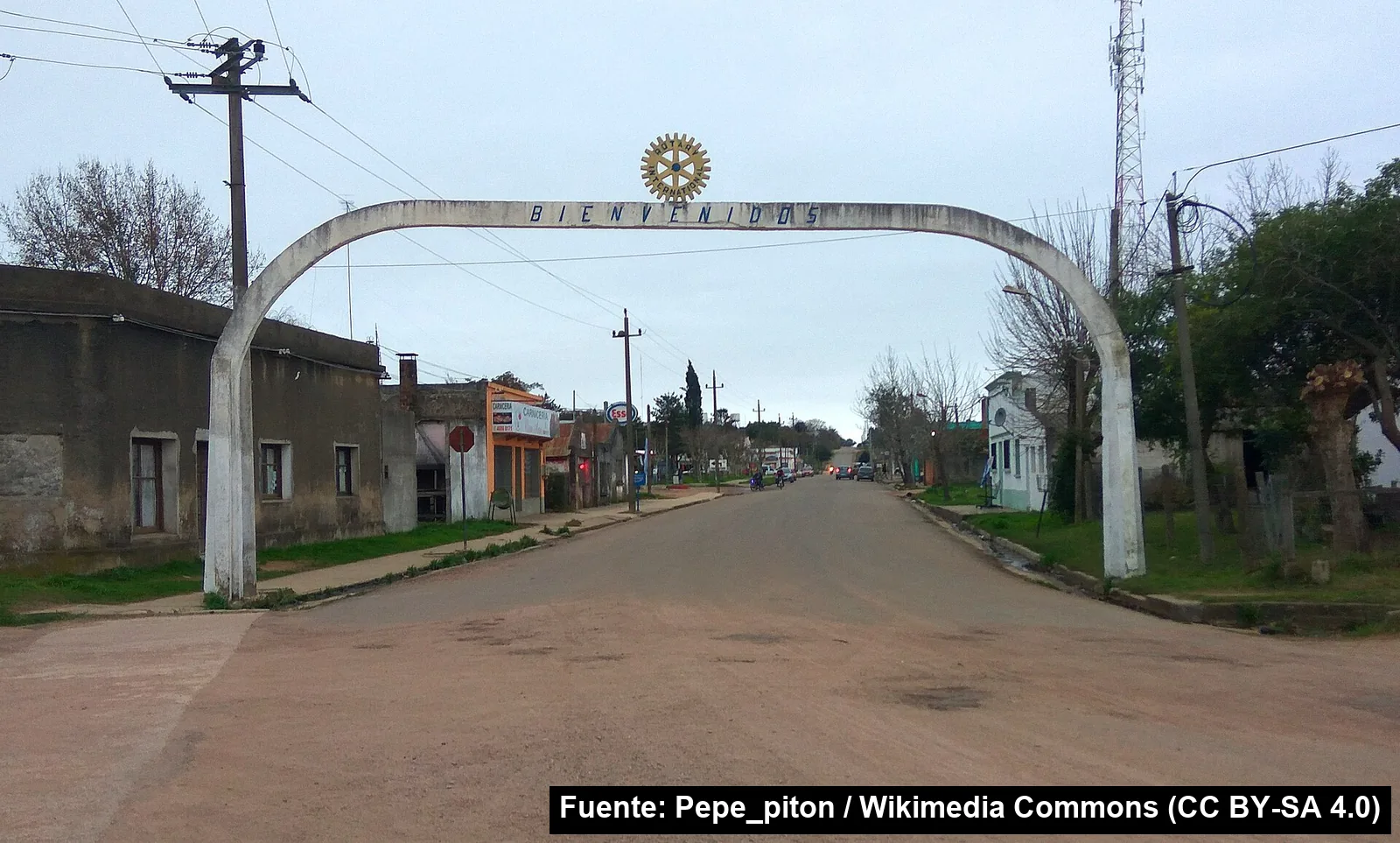 Arco de bienvenida a la entrada de Fraile Muerto, jul-2018