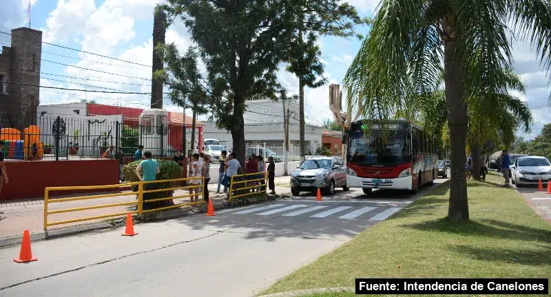 Mayo Amarillo en Las Piedras 17 Revisión de la señalización antes del comienzo de clases; registro de Intendencia de Canelones