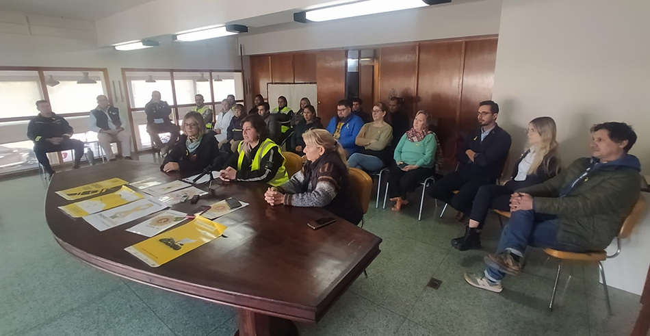 Lanzamiento departamental de Mayo Amarillo en la sala del Municipio de Young, Río Negro, 2024