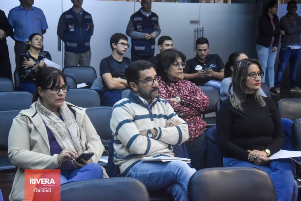 Fotos de la Conferencia de Prensa de Mayo Amarillo 2023 en Rivera. Intendencia Departamental de Rivera.