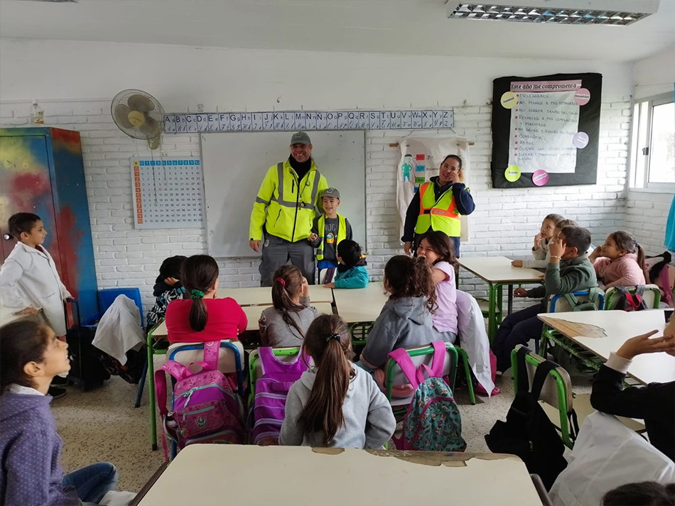 Mayo Amarillo en Paysandú 13 charla seguridad vial paysandu