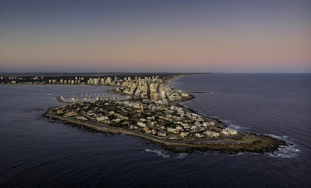Península de Punta del Este desde el aire, ene-2020