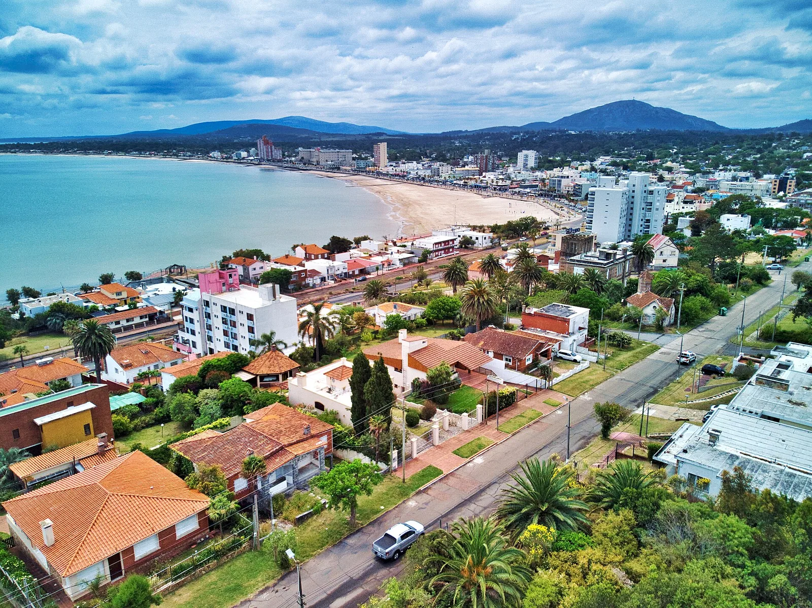 Mayo Amarillo en Piriápolis 1 Piriápolis desde el aire, nov-2022