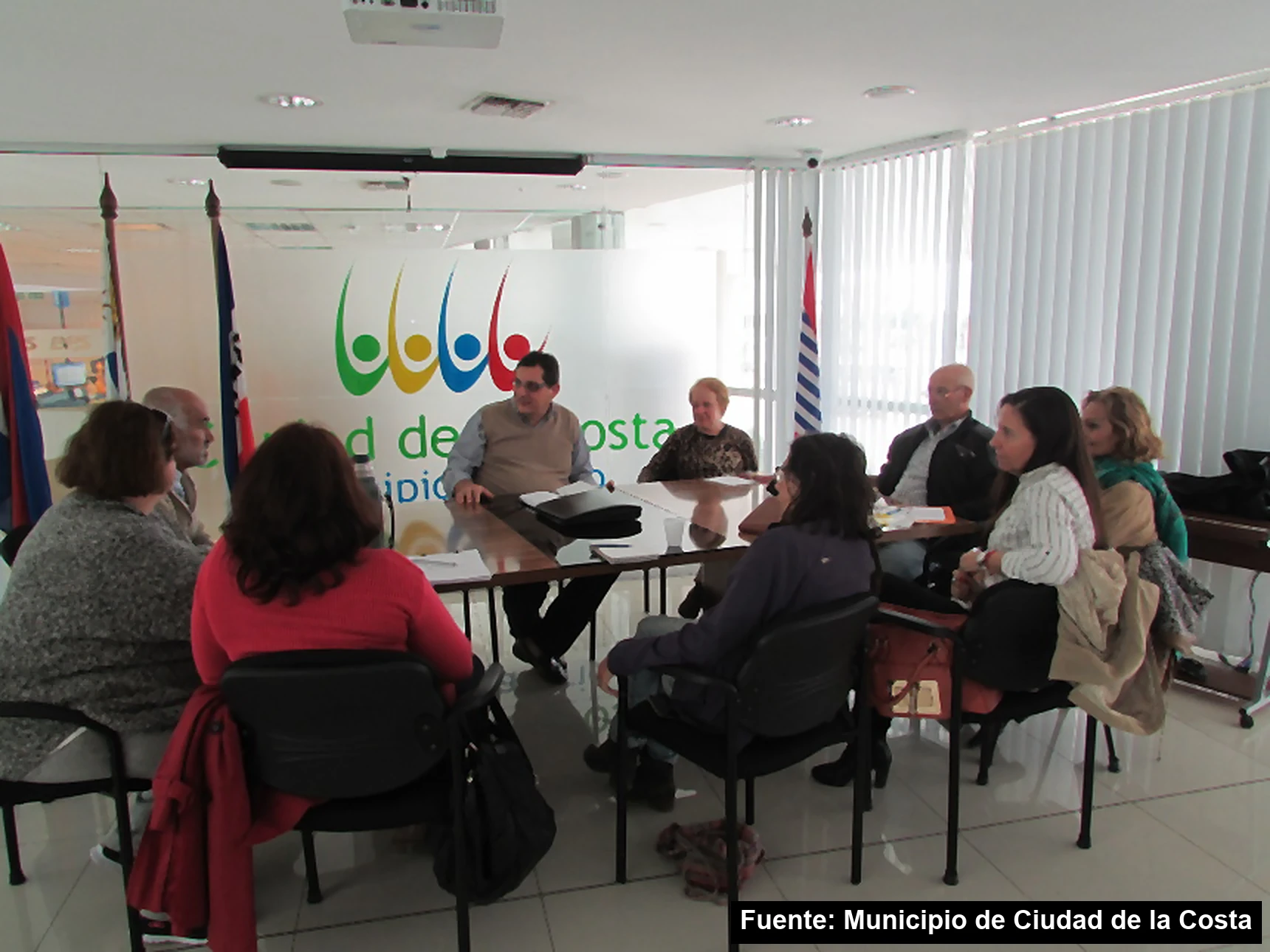 Integrantes de la Unidad Local de Seguridad Vial reunidos en la sala del Concejo del Municipio de Ciudad de la Costa en mayo de 2018