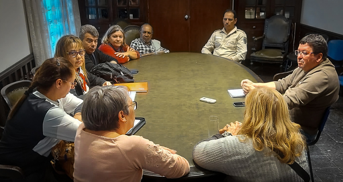 Reunión de autoridades y de la Mesa Interinstitucional de Tránsito de Salto en 2023
