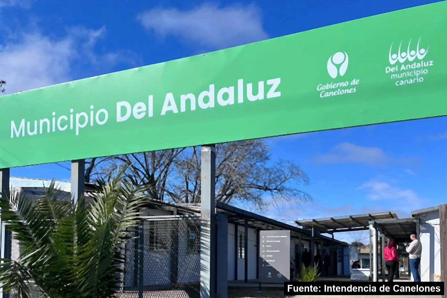 Mayo Amarillo en del Andaluz 3 Cartel y entrada de la sede del Municipio del Andaluz, Canelones