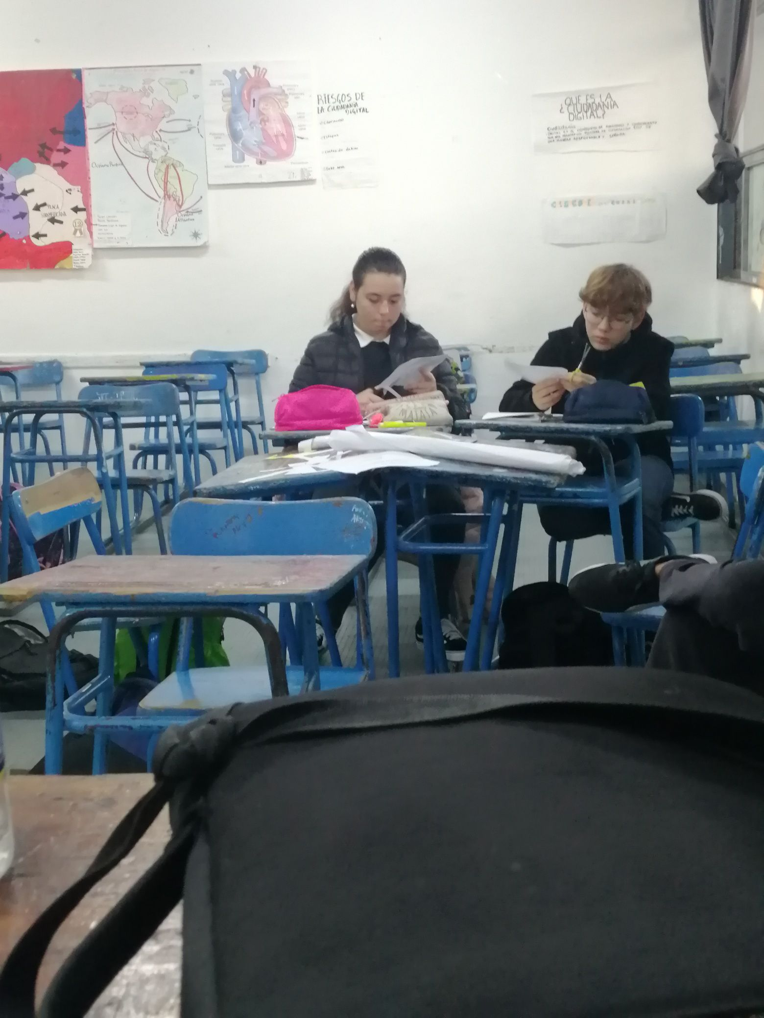 Trabajo-en-liceo-Sarandi-Grande-Mayo-Amarillo